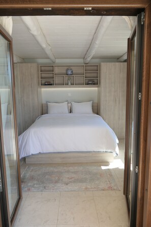 3 makuuhuonetta, silitysrauta/-lauta, ilmainen Wi-Fi, vuodevaatteet