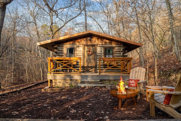 Terrace/patio - Romantic Buffalo River Cottage And Boulder Hot Tub (Jasper)