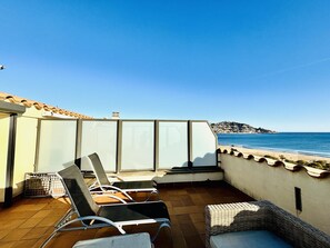 Terrace/patio - MIL.LENI I. Dúplex con encanto y vistas al mar en Roses – ¡Disfruta del paseo marítimo! (Roses)