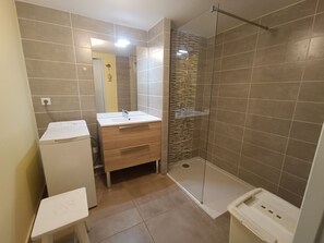 Bathroom - 3-room apartment with air conditioning and parking in Argelès-sur-Mer (Argelès-sur-Mer)