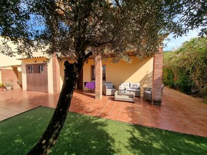 Terrace/patio - Family house with terrace and pool in L'Escala (L'Escala)