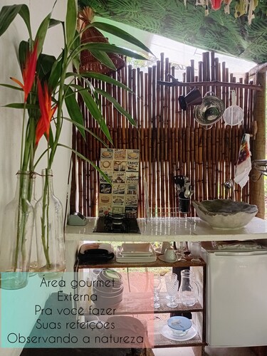 Cabin 20km from Paraty with garden and waterfall in the backyard surrounded by nature.