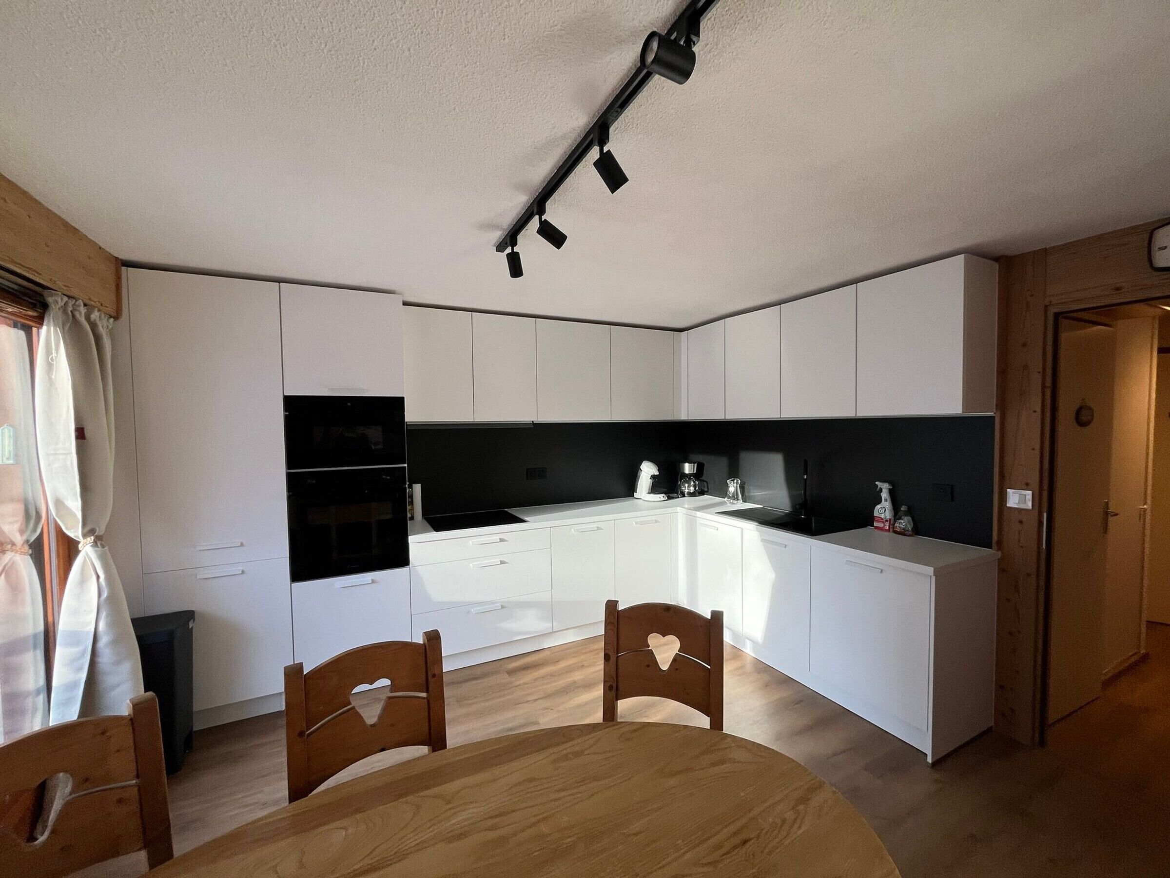 Fridge, microwave, dishwasher