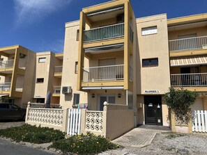 Exterior - 3-room Apartment Near the Beach, Sleeps 6 in Saint-Pierre-la-Mer (Fleury-Saint-Pierre-la-Mer)