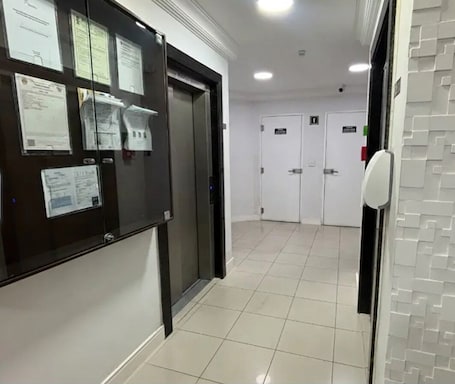 Interior. Apartment in Canto do Forte, 500m from the beach.