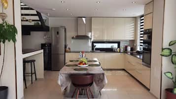 Micro-ondes, four, plaque de cuisson, lave-vaisselle