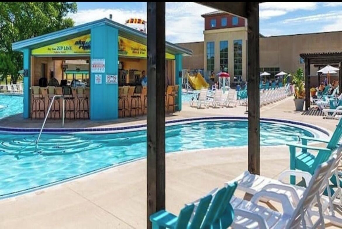 屋内プール、屋外プール