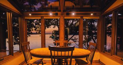 Sundrift Lakehouse - Sunsets, Kayaks+Paddleboards!