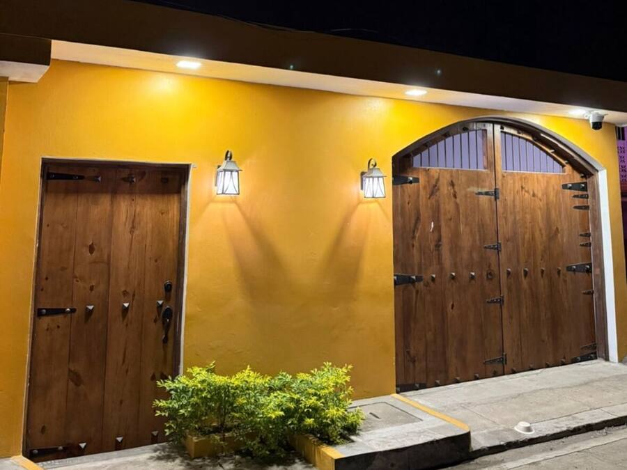 Fachada de la propiedad