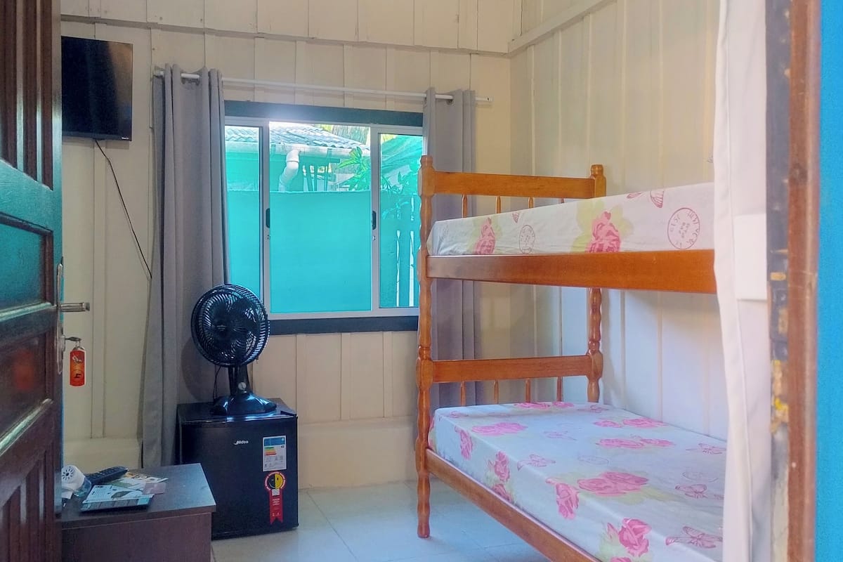 Classic Twin Room, Private Bathroom | Laptop workspace, free WiFi