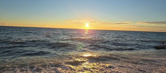 Superb 3-bedroom house on Salt water Canal in centrally located Port Charlotte