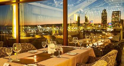 Boulevard Side Hotel