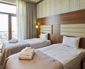 Tvåbäddsrum | Skrivbord och gratis wi-fi