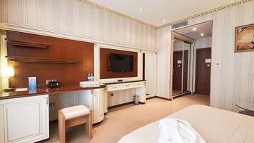 Escritorio y wifi gratis