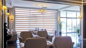 Sala de estar en el lobby