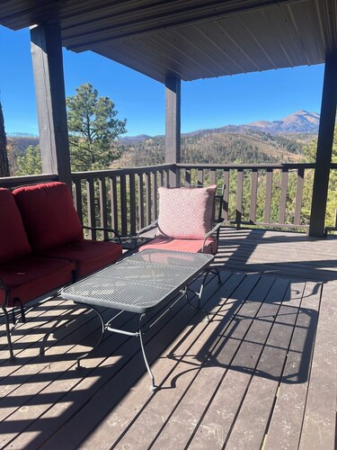 NEW LISTING/The Cozy Coyote/Alto Lake Views/Dog Friendly/1 Mile to Ski Run Road