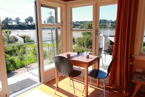 Dining - Estuary View - Peaceful Onekaka Retreat (Onekaka)