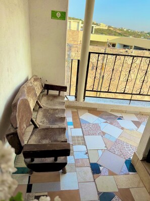 Basic Double Room | Balcony view - Hotel Casa de los Abuelos (Bernal)