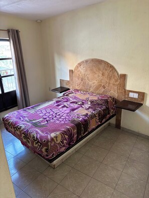 Basic Double or Twin Room, Balcony, Mountain View | Free WiFi - Hotel Casa de los Abuelos (Bernal)
