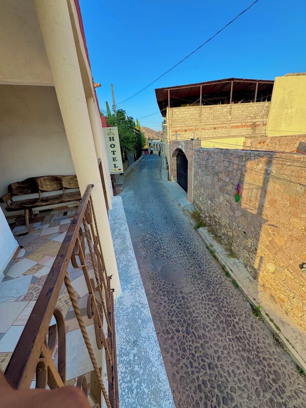 إطلالة من الشرفة