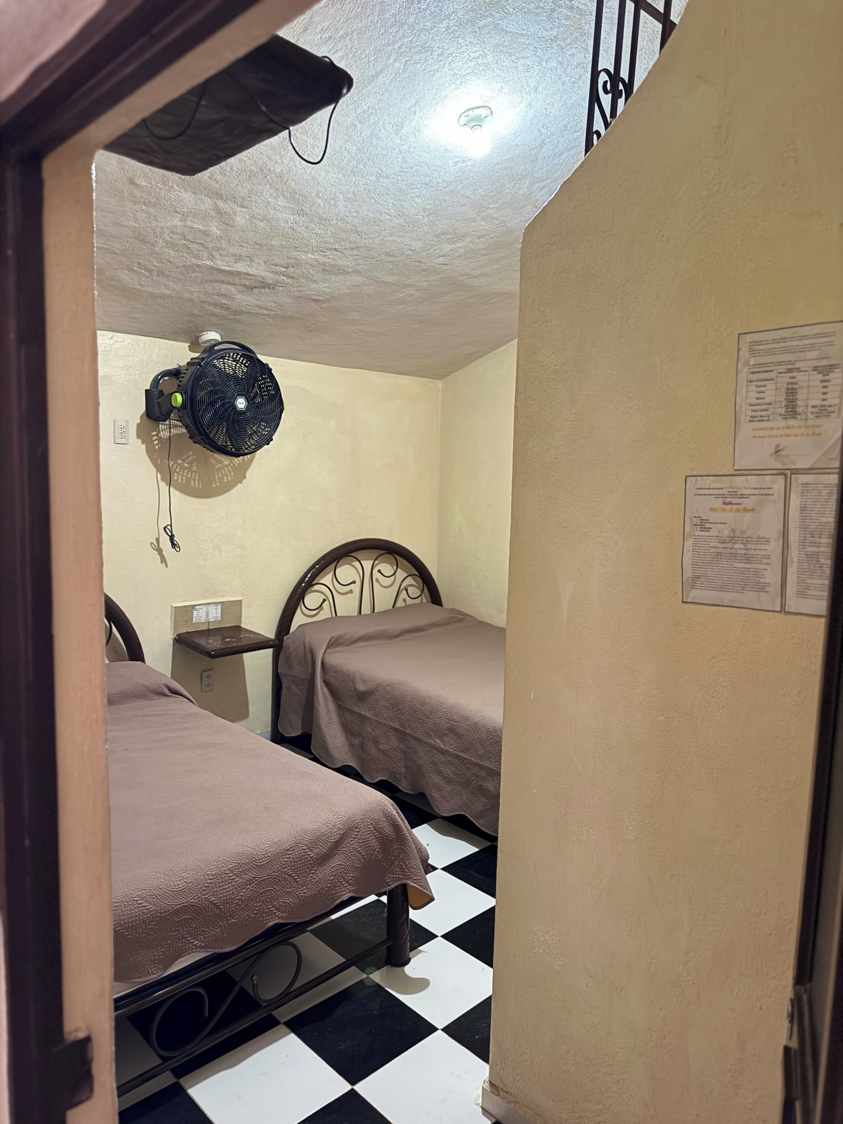 Basic-Dreibettzimmer, Mehrere Betten, eigenes Bad, Bergblick | Kostenloses WLAN