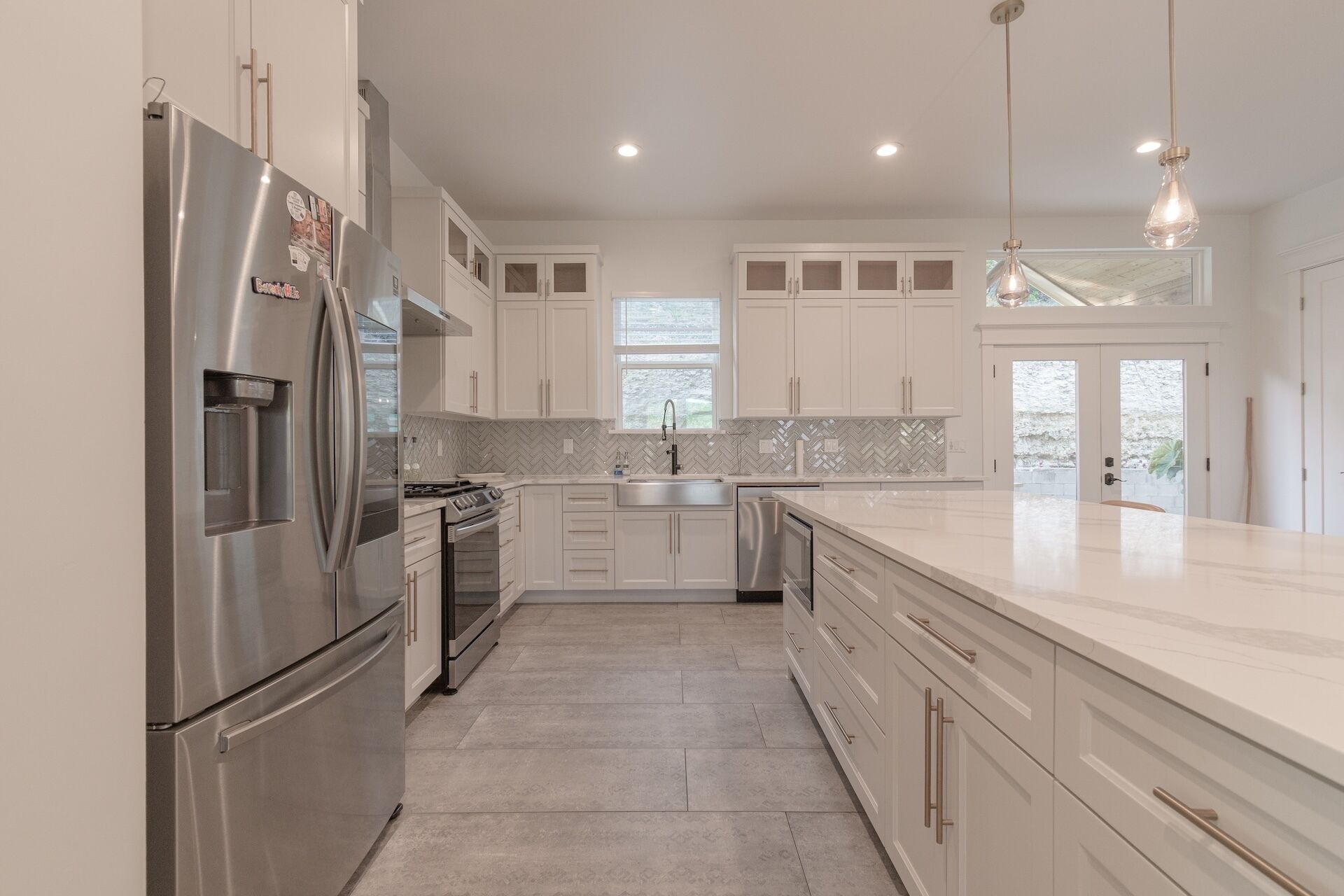 電子レンジ、オーブン、コンロ、食器洗い機