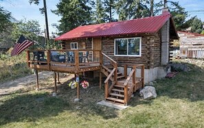 Property grounds - Fireside Cabin (Bayview)