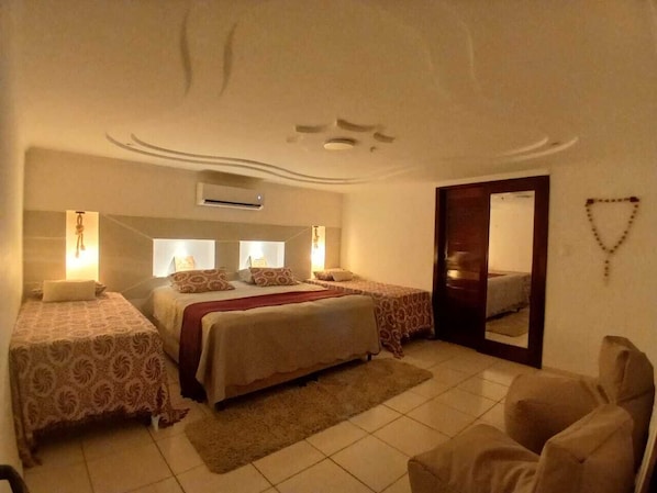 5 室のベッドルーム、インターネット、ベッドシーツ