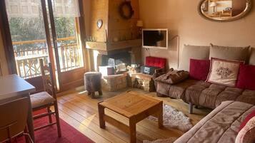 Televisie en een open haard