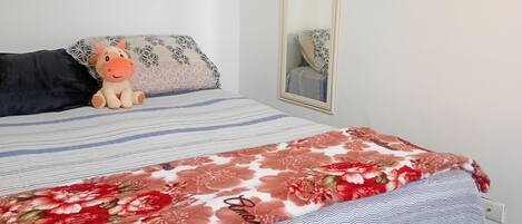 2 chambres, fer et planche Ă repasser, accĂšs au Wi-Fi (inclus)