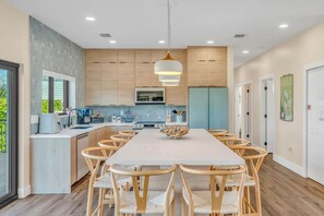 Fridge, microwave, oven, stovetop - Waterfront Luxury, Volleyball, Putting Green, Dock & More! (Marathon)
