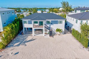 Exterior - Waterfront Luxury, Volleyball, Putting Green, Dock & More! (Marathon)