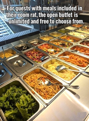 تناول الطعام