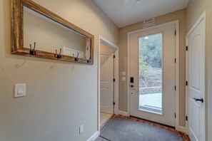 Interior - Butterfly View Retreat + 45 Min to Yosemite (Mariposa)