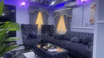 Luxury Apartment, 2 Bedrooms | Living area