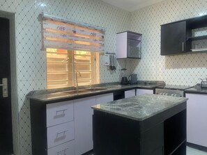 Căn hộ Cao cấp, 2 phòng ngủ | Bếp riêng | Tủ lạnh, lò nướng, bếp nấu, dụng cụ nấu nướng/bát dĩa/dao nĩa 