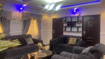 Luxury-Apartment, 3 Schlafzimmer | Wohnbereich