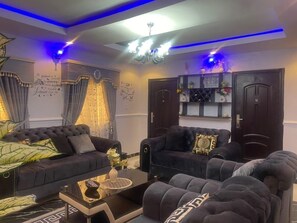 Luxury-Apartment, 3 Schlafzimmer | Wohnbereich