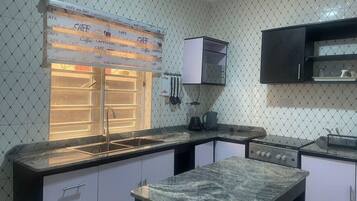 Căn hộ Cao cấp, 1 phòng ngủ | Bếp riêng | Tủ lạnh, lò nướng, bếp nấu, dụng cụ nấu nướng/bát dĩa/dao nĩa