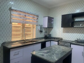 Căn hộ Cao cấp, 1 phòng ngủ | Bếp riêng | Tủ lạnh, lò nướng, bếp nấu, dụng cụ nấu nướng/bát dĩa/dao nĩa 