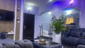 Luxury-Apartment, 2 Schlafzimmer | Wohnbereich