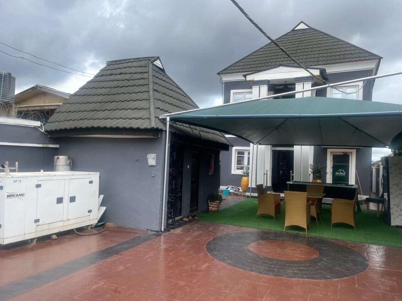 숙박 시설 정면