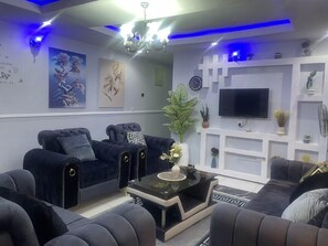 Luxury Apartment, 3 Bedrooms | Living area