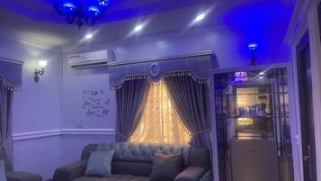 Luxury Apartment, 1 Bedroom | Living area