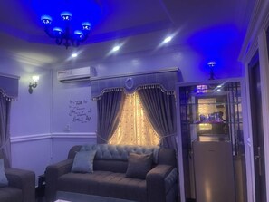 Luxury Apartment, 1 Bedroom | Living area