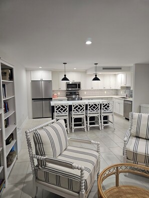 Interior - Naples 2-bedroom Condo for Lease w/Stunning Water Front Views & Spacious Living! (Naples)