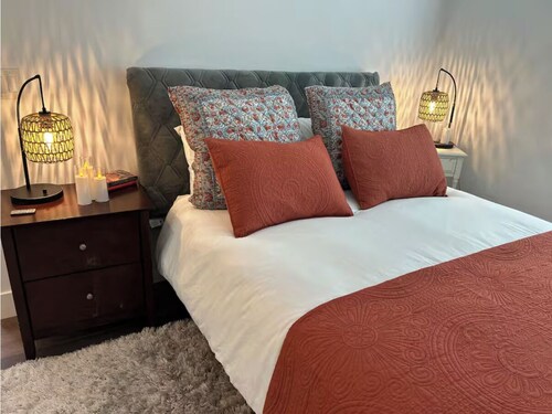 Serene Spacious Private Room in East Palo Alto - Stanford & Silicon Valley