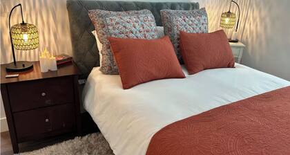 Serene Spacious Private Room in East Palo Alto - Stanford & Silicon Valley