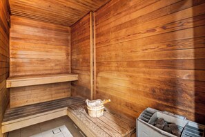 Sauna - CBD Studio | King Bed + Balcony + Gym & Sauna (Melbourne)