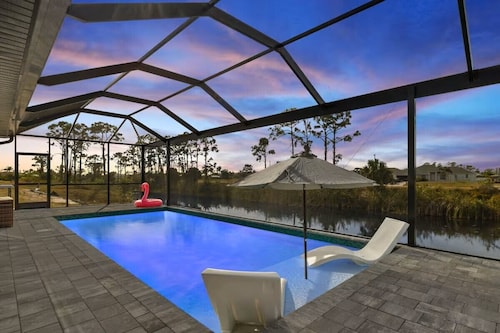 Relax & Unwind • Cozy Cape Coral Stay with All the Extras! Heated Pool !